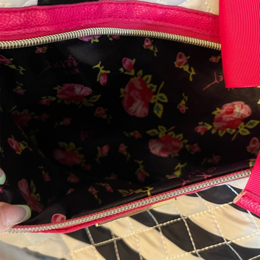 Betsy Johnson duffel overnight weekender bag - Picture 4 of 11